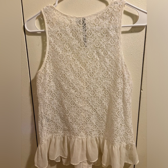 Lace ruffle bottom tank top - Picture 5 of 6